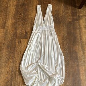 Shirley of Hollywood White Nightgown Size M